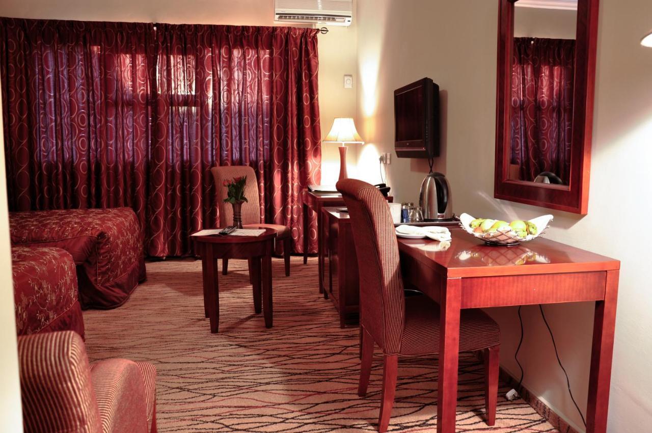 Crossroads Hotel 릴롱웨 외부 사진